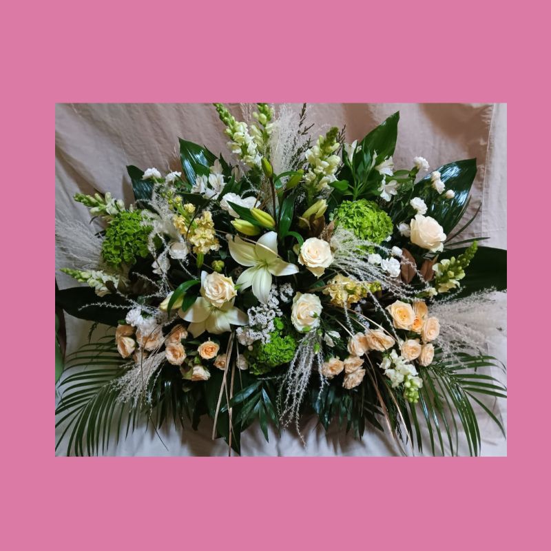 Centro de flores decorativo